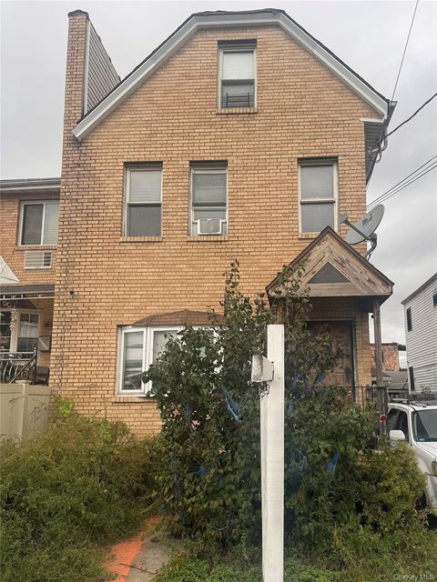 Multifamily For Sale - 19415 120th Avenue<br/> Saint Albans, NY 11412