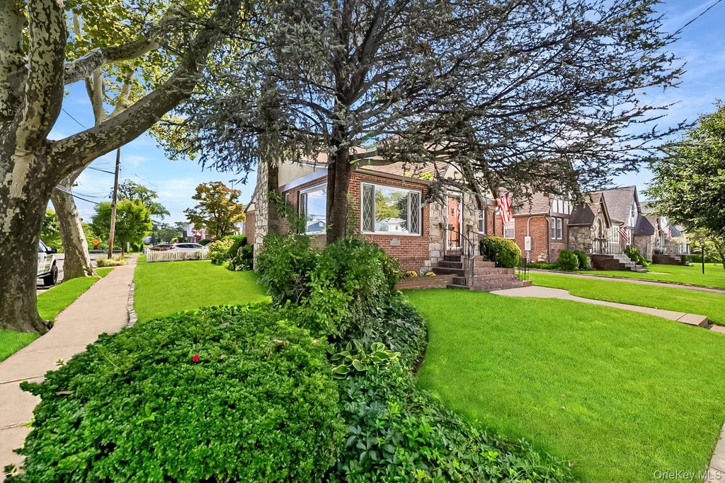 Photo of 157 Oceanview Road, East Rockaway, NY 11518 (MLS # 1044138)