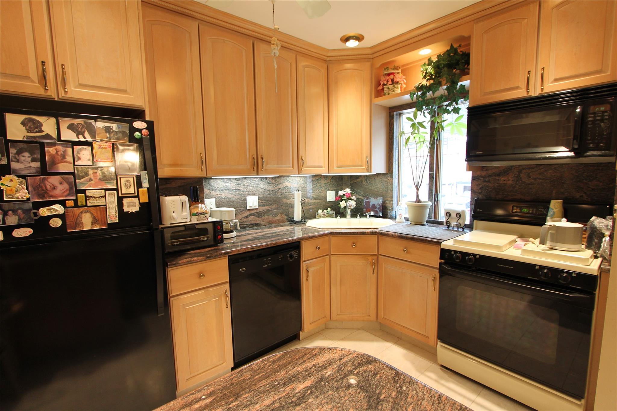 61-28 81st Street, Middle Village, New York image 8