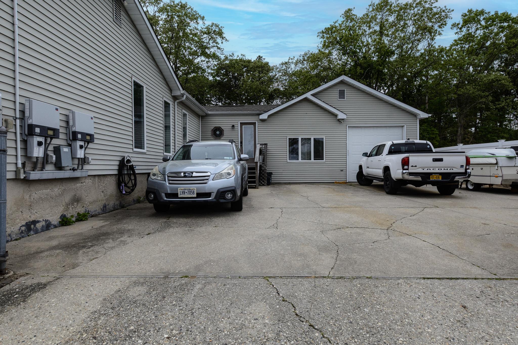 11 Crescent Street, Mastic, New York image 14