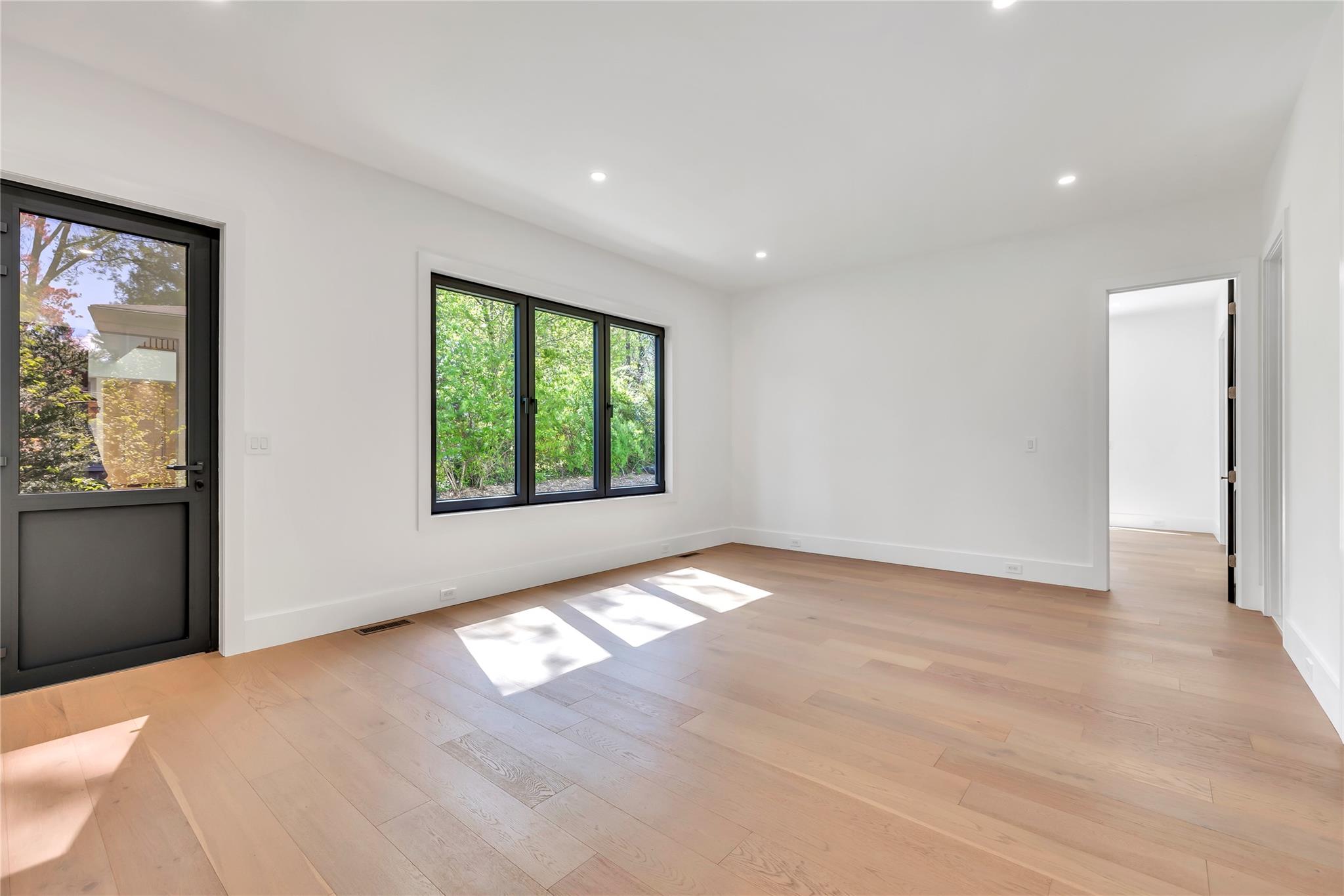 587 Caledonia Road, Dix Hills, New York image 31
