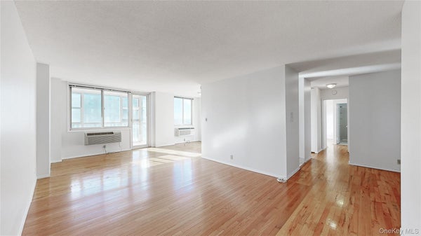 118-17 UNION TURNPIKE # 18K, FOREST HILLS, NY 11375 - Image 513e20288969bcb951d9910d183ea50d/2548106941