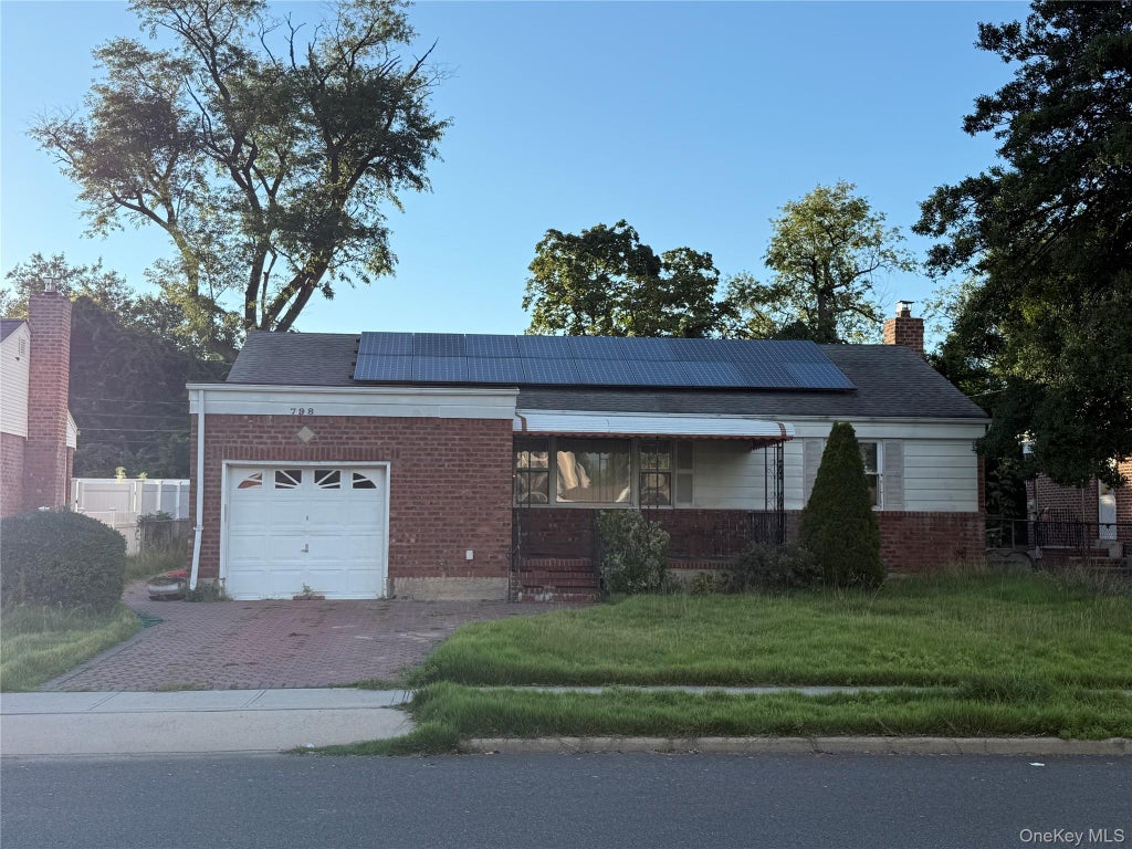 Photo of 798 Bauer Street, Elmont, NY 11003 (MLS # 1063609)