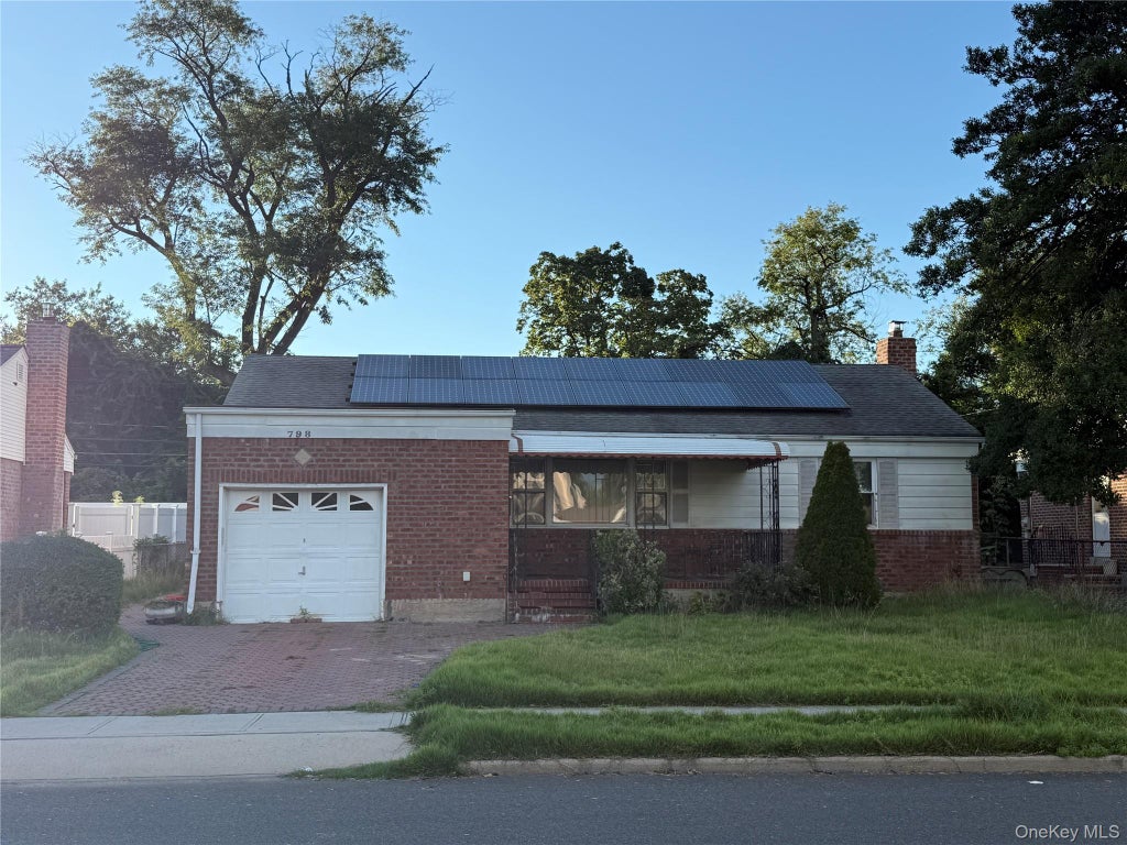 Photo of 798 Bauer Street, Elmont, NY 11003 (MLS # 1063609)