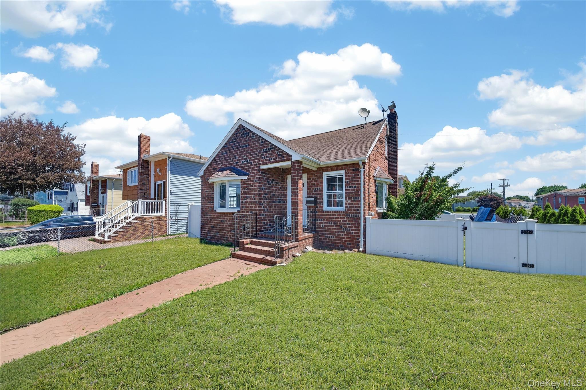 86 Remsen Avenue - Photo 2