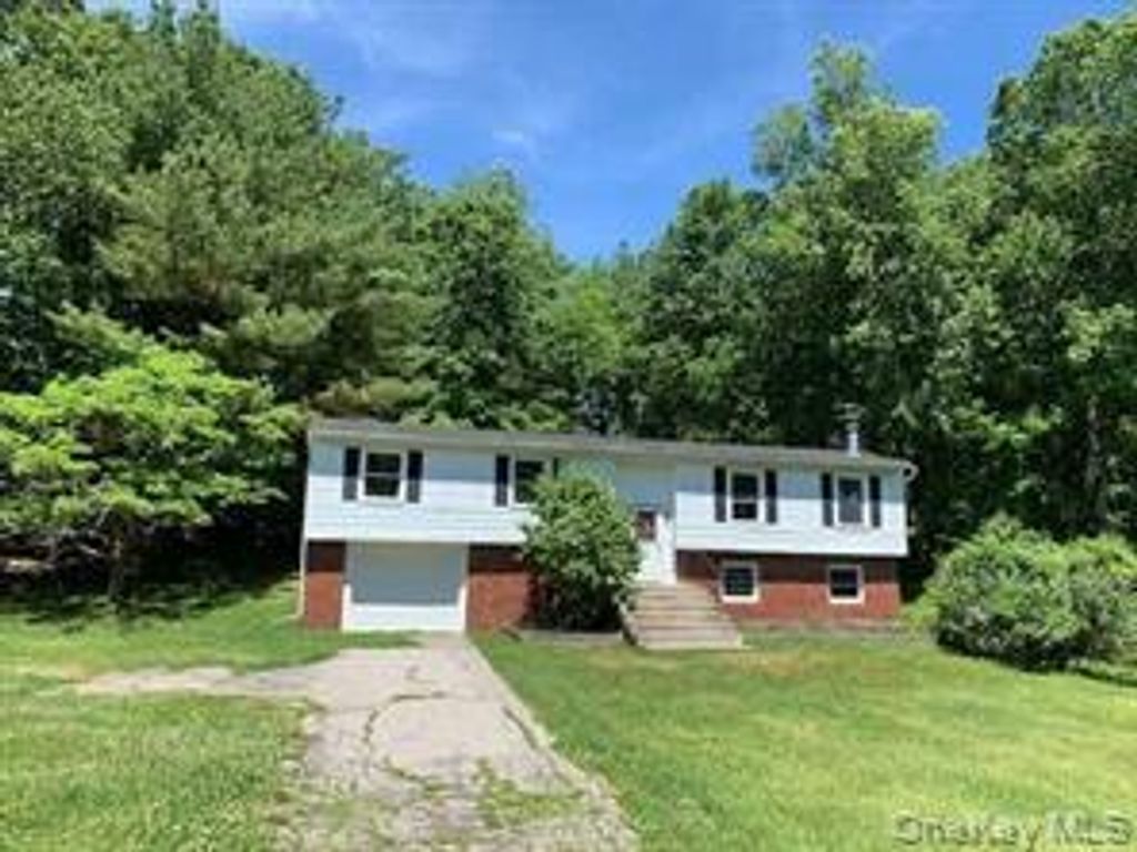 Photo of 88 W Pine Road, Staatsburg, NY 12580 (MLS # 969403)