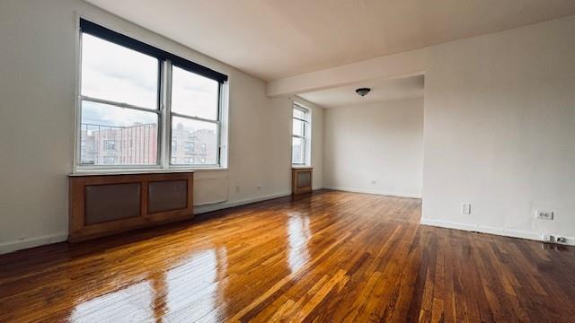 Property for Sale at Roosevelt Avenue 617, Flushing, Queens, NY - Bedrooms: 1 
Bathrooms: 1 
Rooms: 4  - $378,000