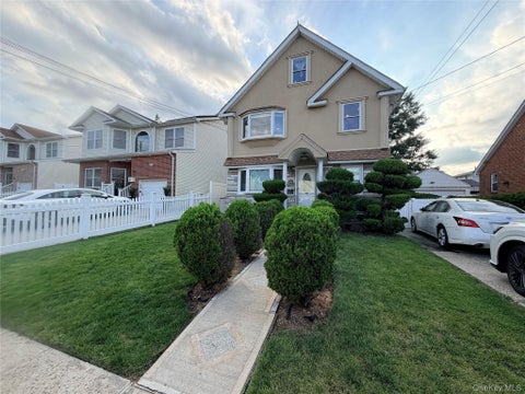 Homes For Rent - 94 Lucille Avenue<br/> Nassau County, Elmont, NY 11003
