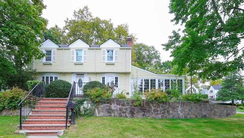 17 Pinewood Road Manhasset NY 11030