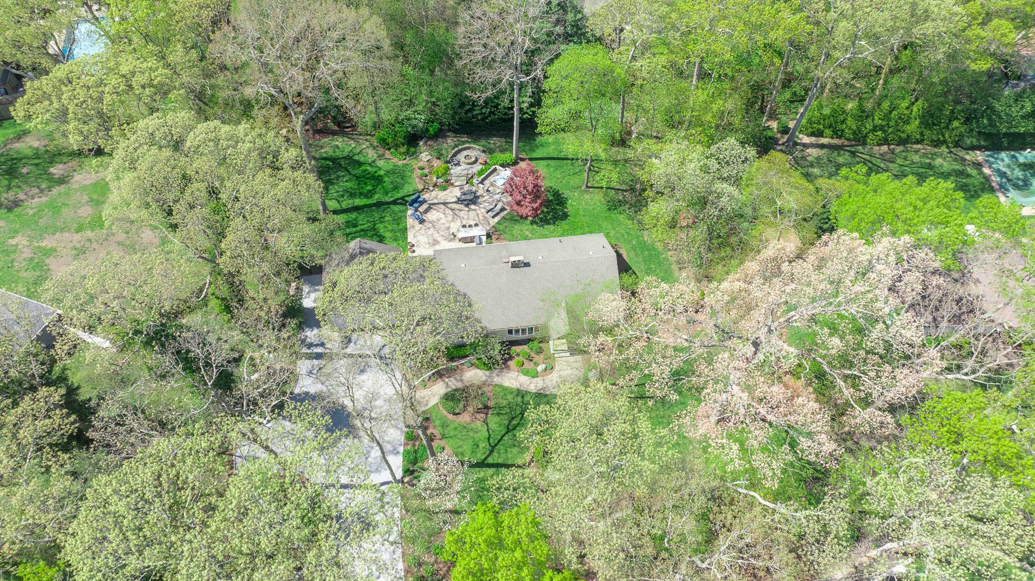 39 W Roundabout Road, Smithtown, Florida image 25