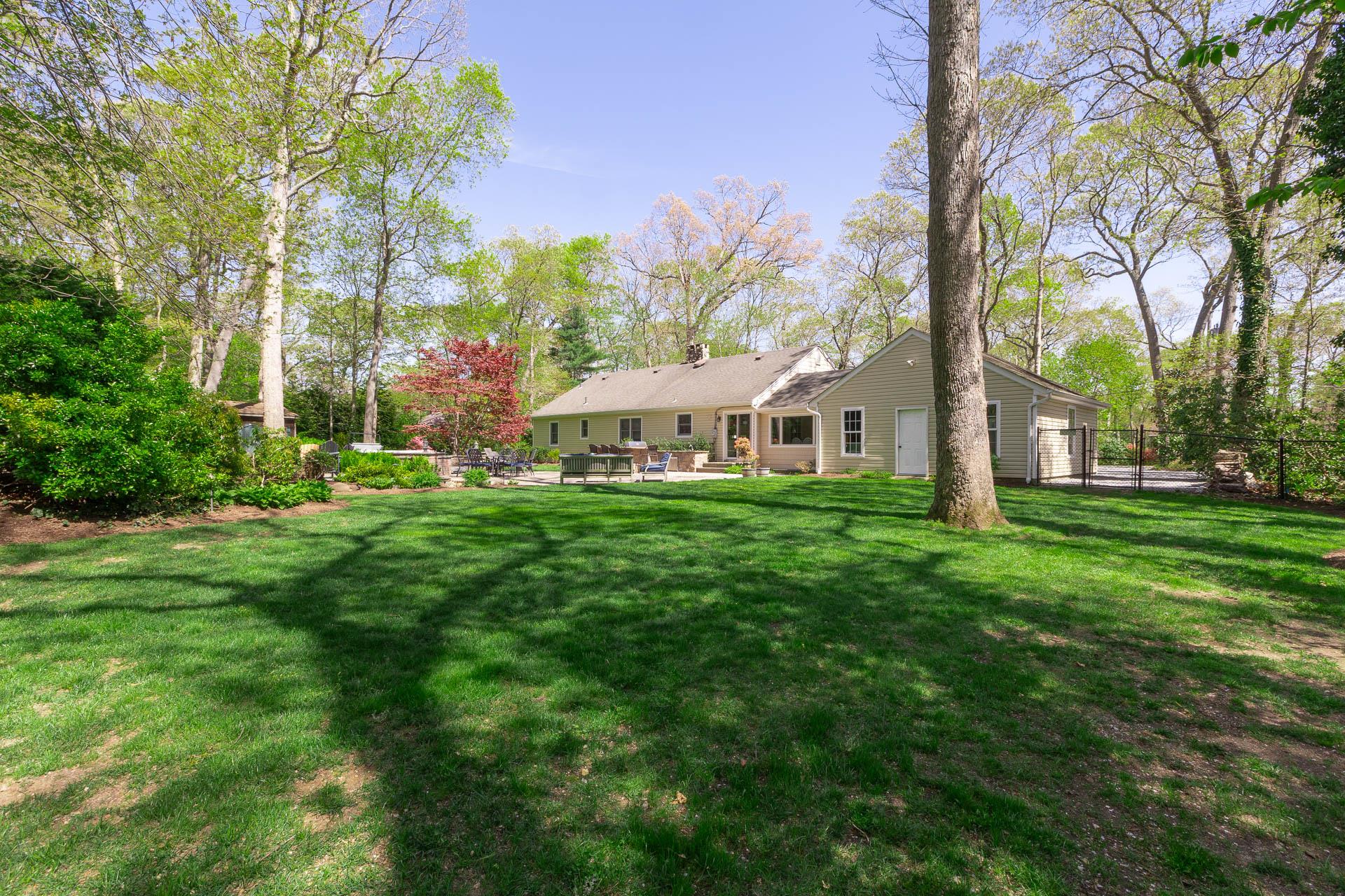 39 W Roundabout Road, Smithtown, Florida image 46