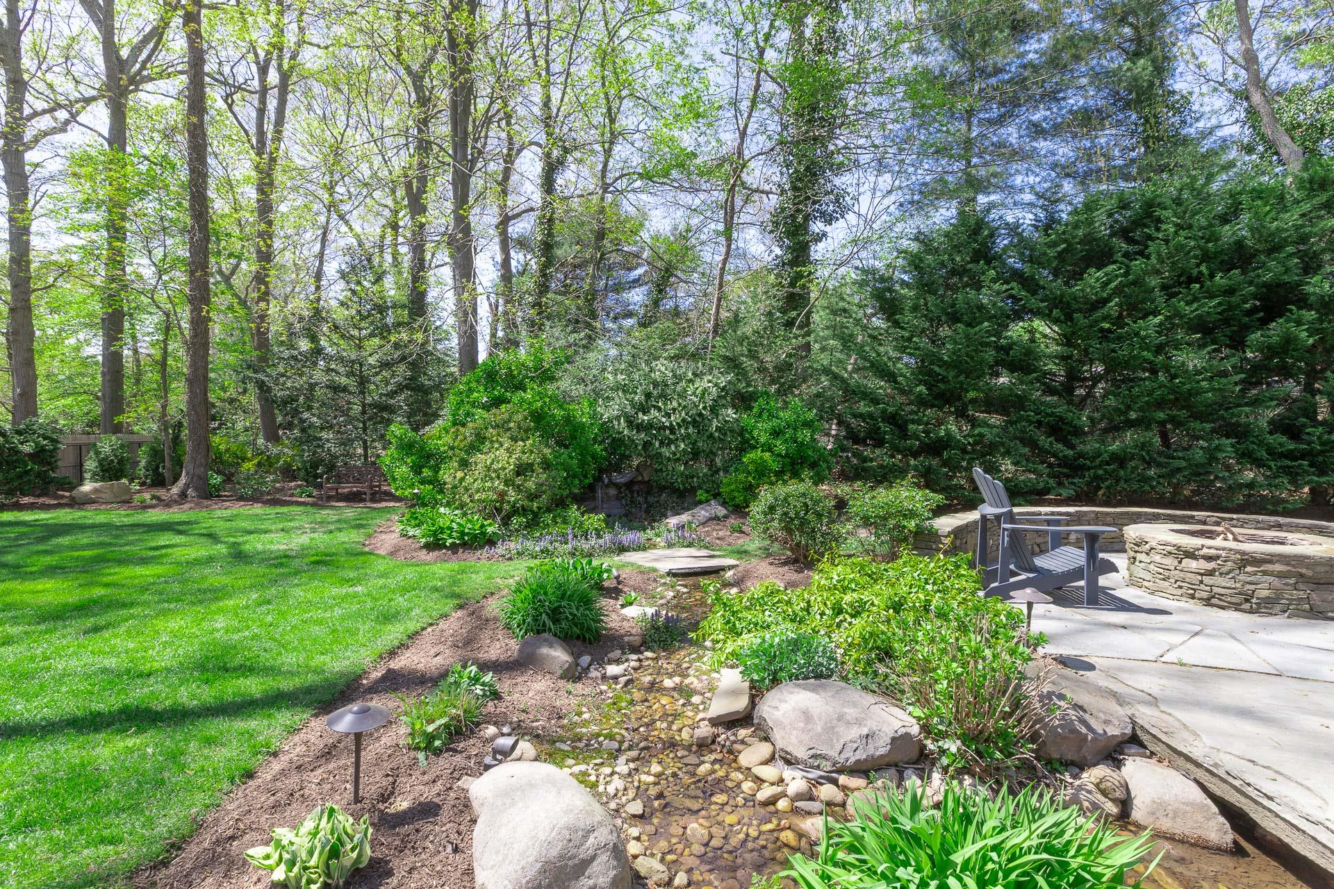 39 W Roundabout Road, Smithtown, Florida image 35