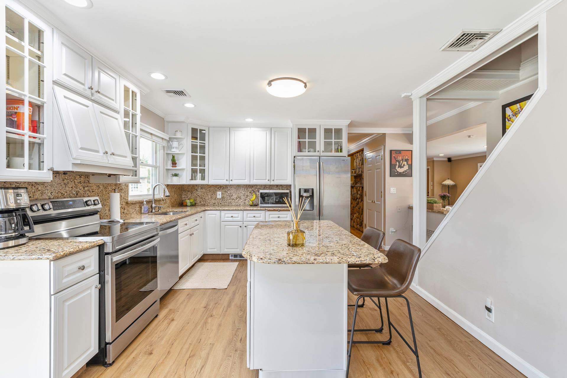 39 W Roundabout Road, Smithtown, Florida image 17