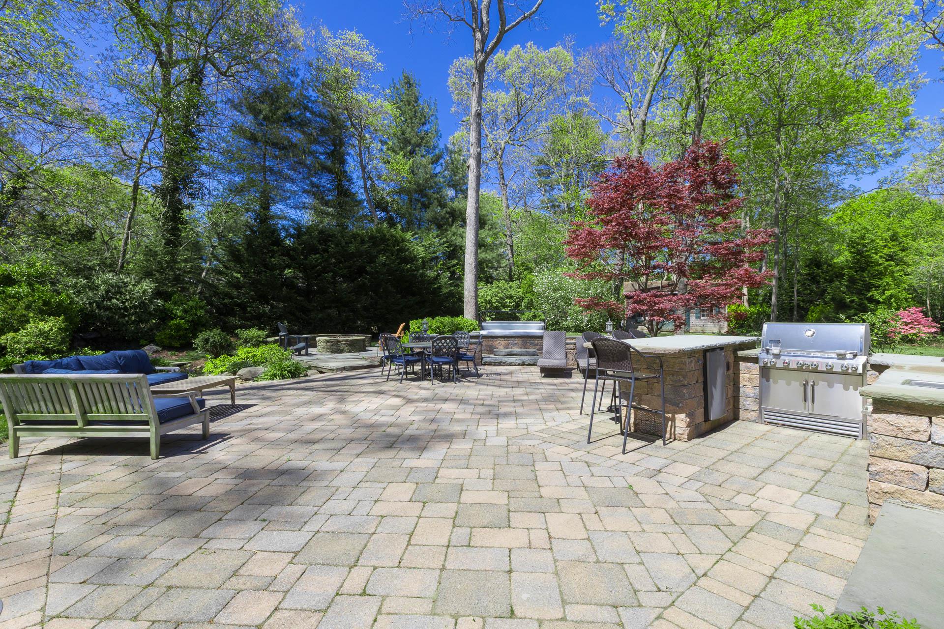 39 W Roundabout Road, Smithtown, Florida image 32