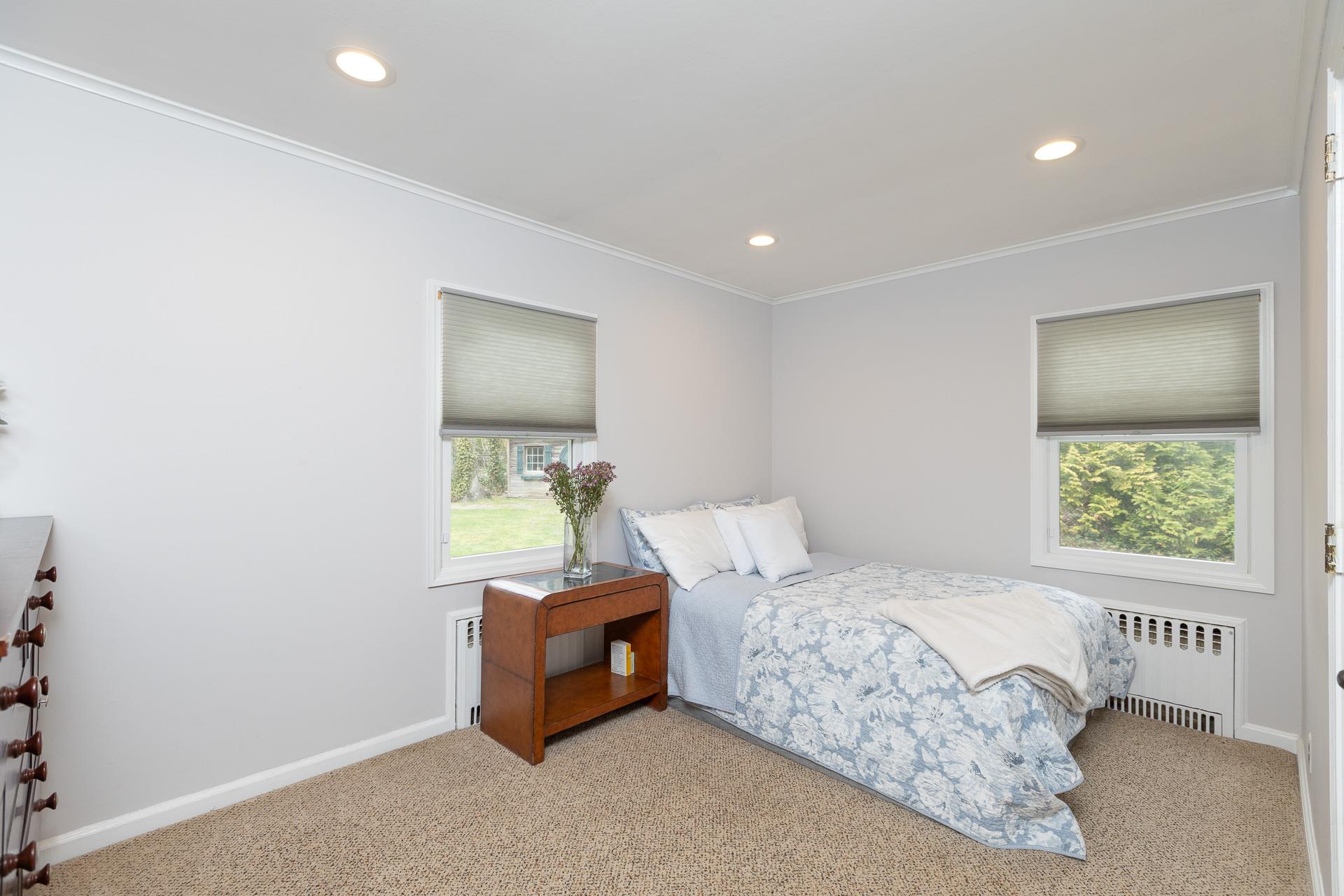 39 W Roundabout Road, Smithtown, Florida image 22