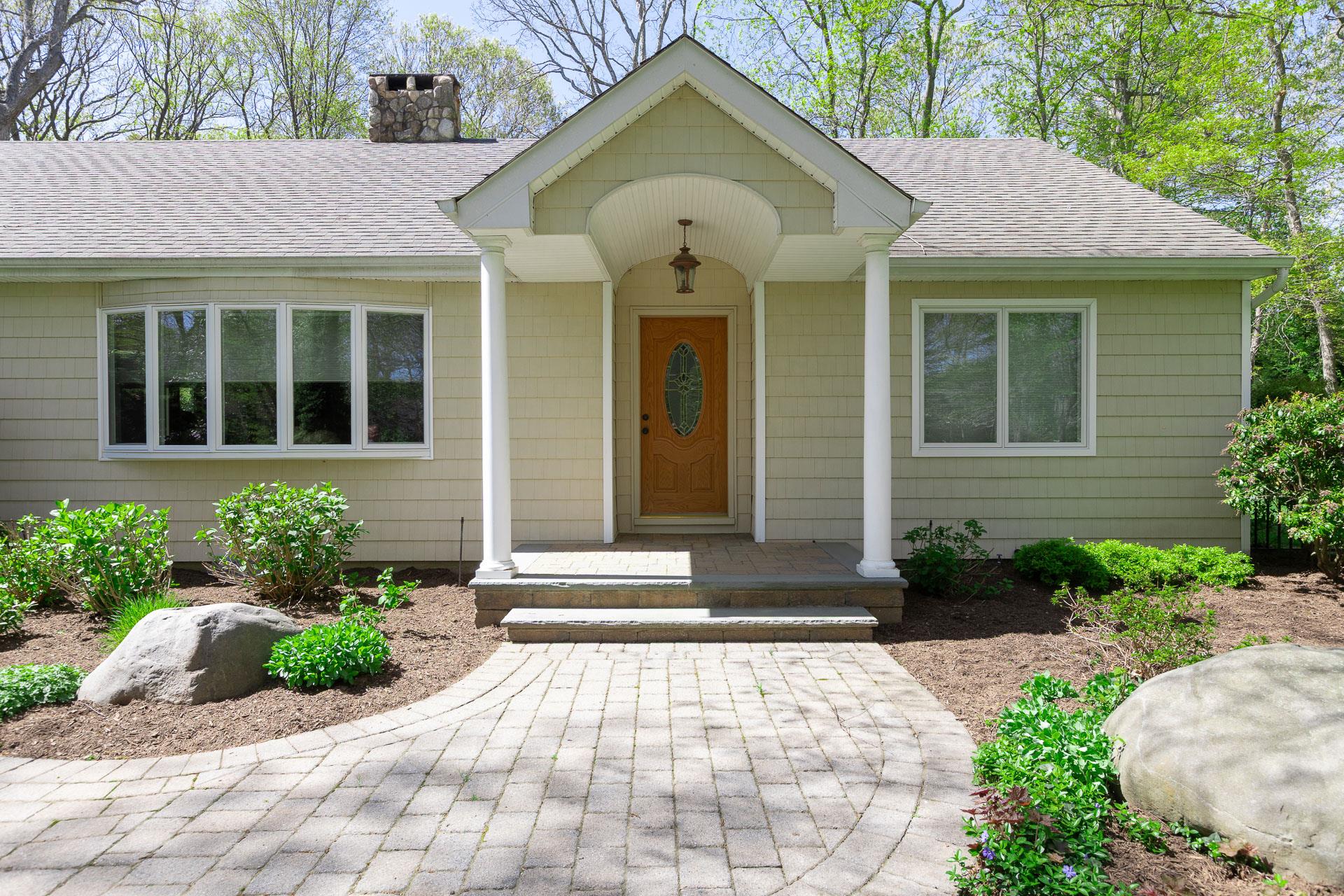 39 W Roundabout Road, Smithtown, Florida image 5