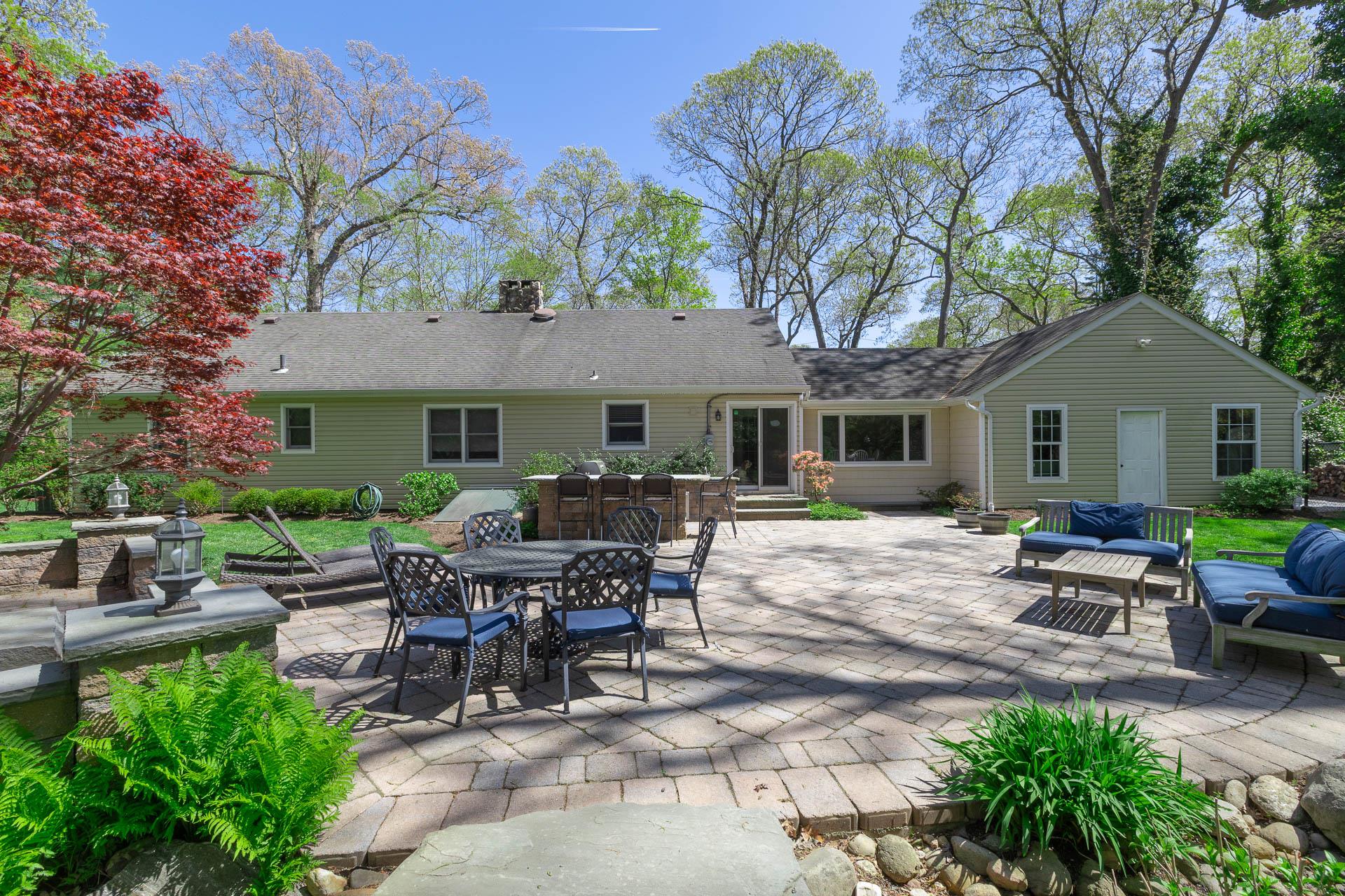 39 W Roundabout Road, Smithtown, Florida image 38