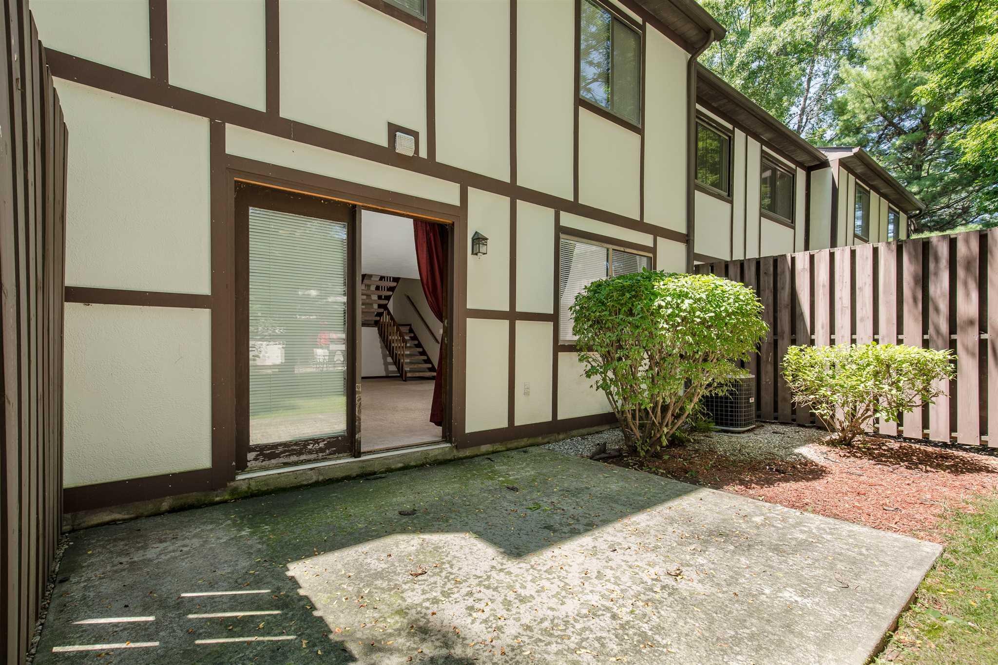 Poughkeepsie, New York 12603, United States, 2 Bedrooms Bedrooms, ,3 BathroomsBathrooms,Residential,Active,376