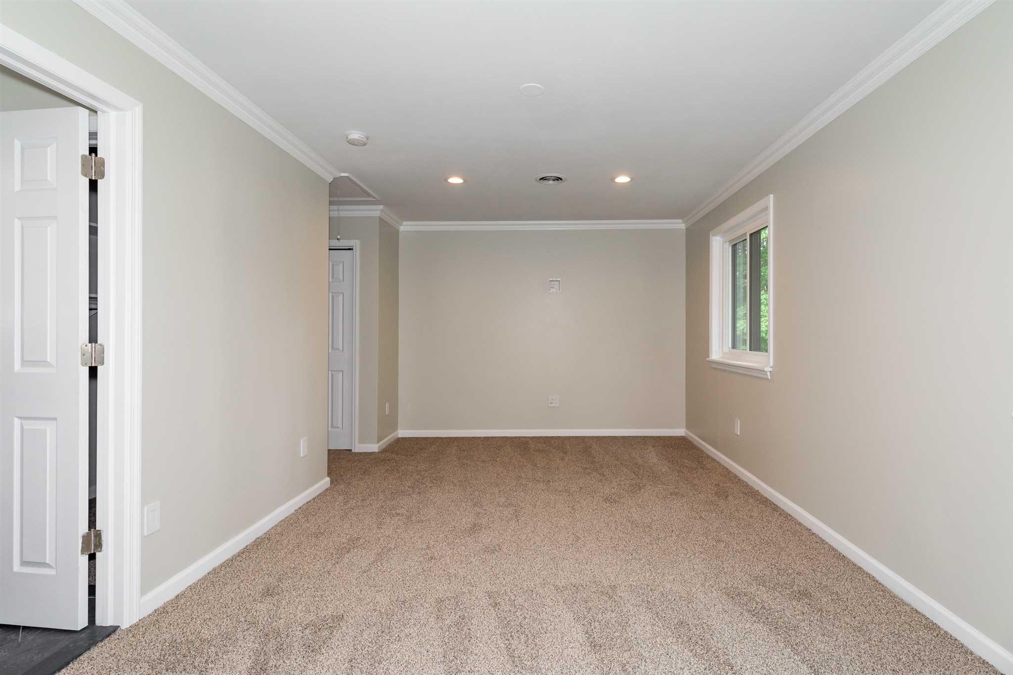 Poughkeepsie, New York 12603, United States, 2 Bedrooms Bedrooms, ,3 BathroomsBathrooms,Residential,Active,376