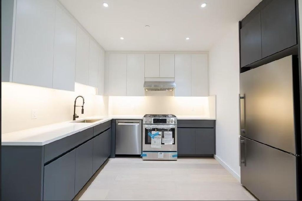 Photo of 108-17 72nd Avenue #5A, Forest Hills, NY 11375 (MLS # 890914)