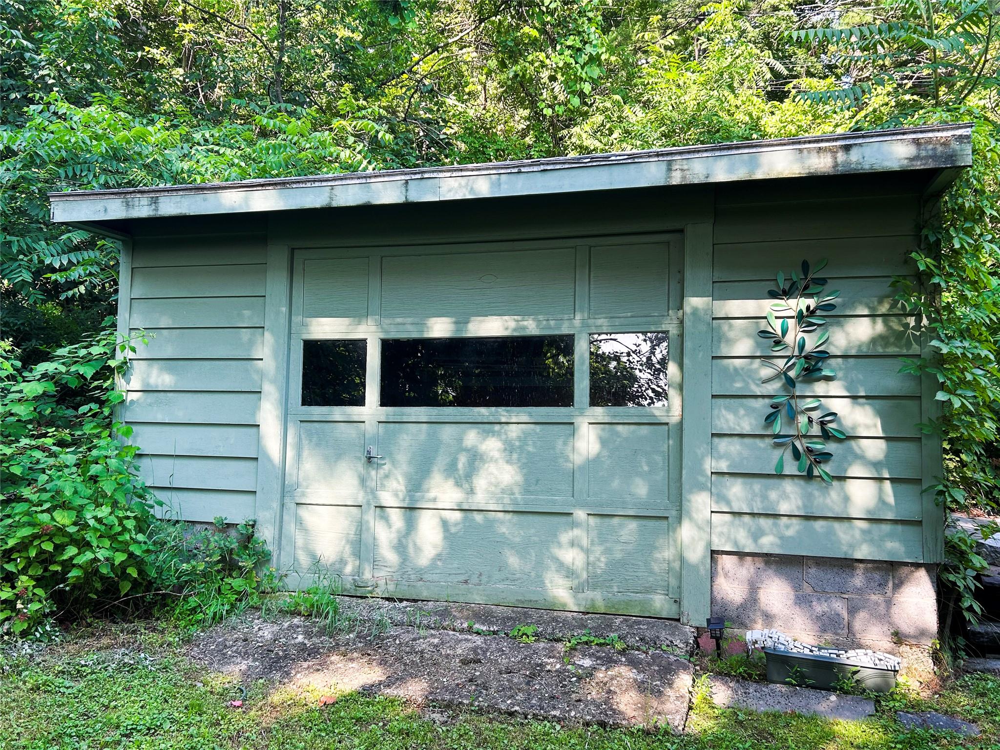 Staatsburg, New York 12580, United States, 2 Bedrooms Bedrooms, ,1 BathroomBathrooms,Residential,Active,163588