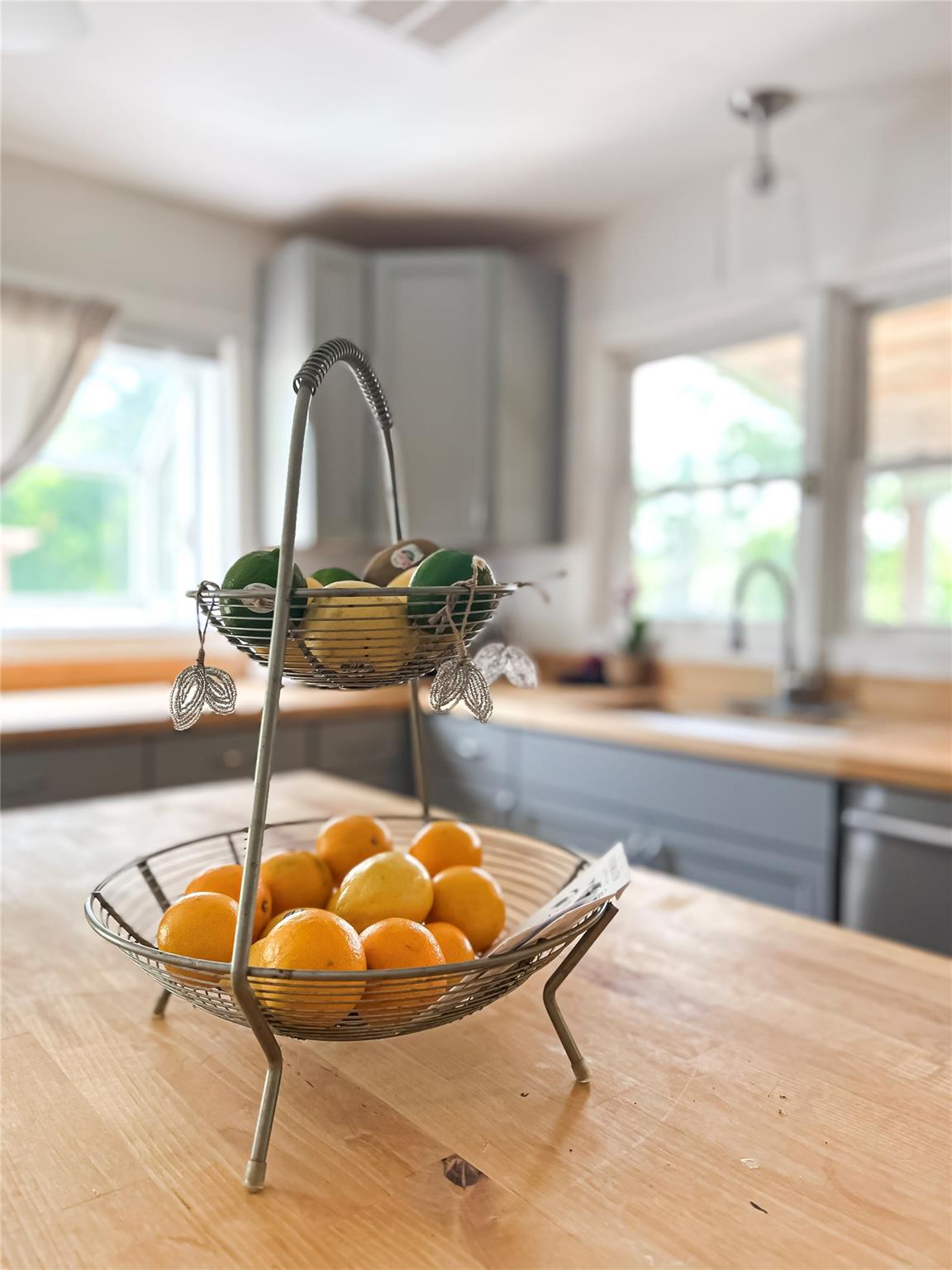 Staatsburg, New York 12580, United States, 2 Bedrooms Bedrooms, ,1 BathroomBathrooms,Residential,Active,163588