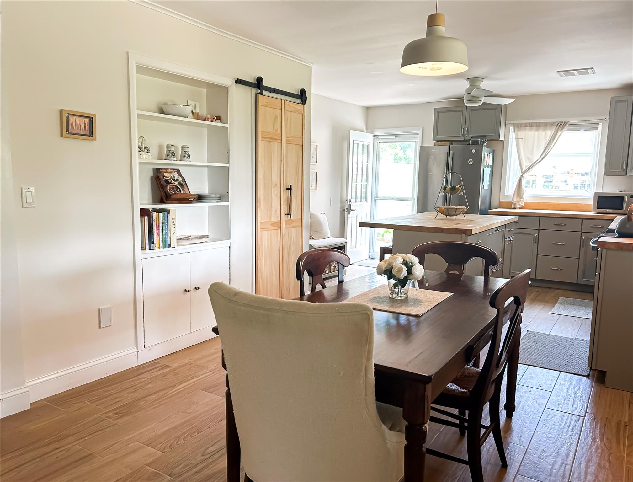 Staatsburg, New York 12580, United States, 2 Bedrooms Bedrooms, ,1 BathroomBathrooms,Residential,Active,163588