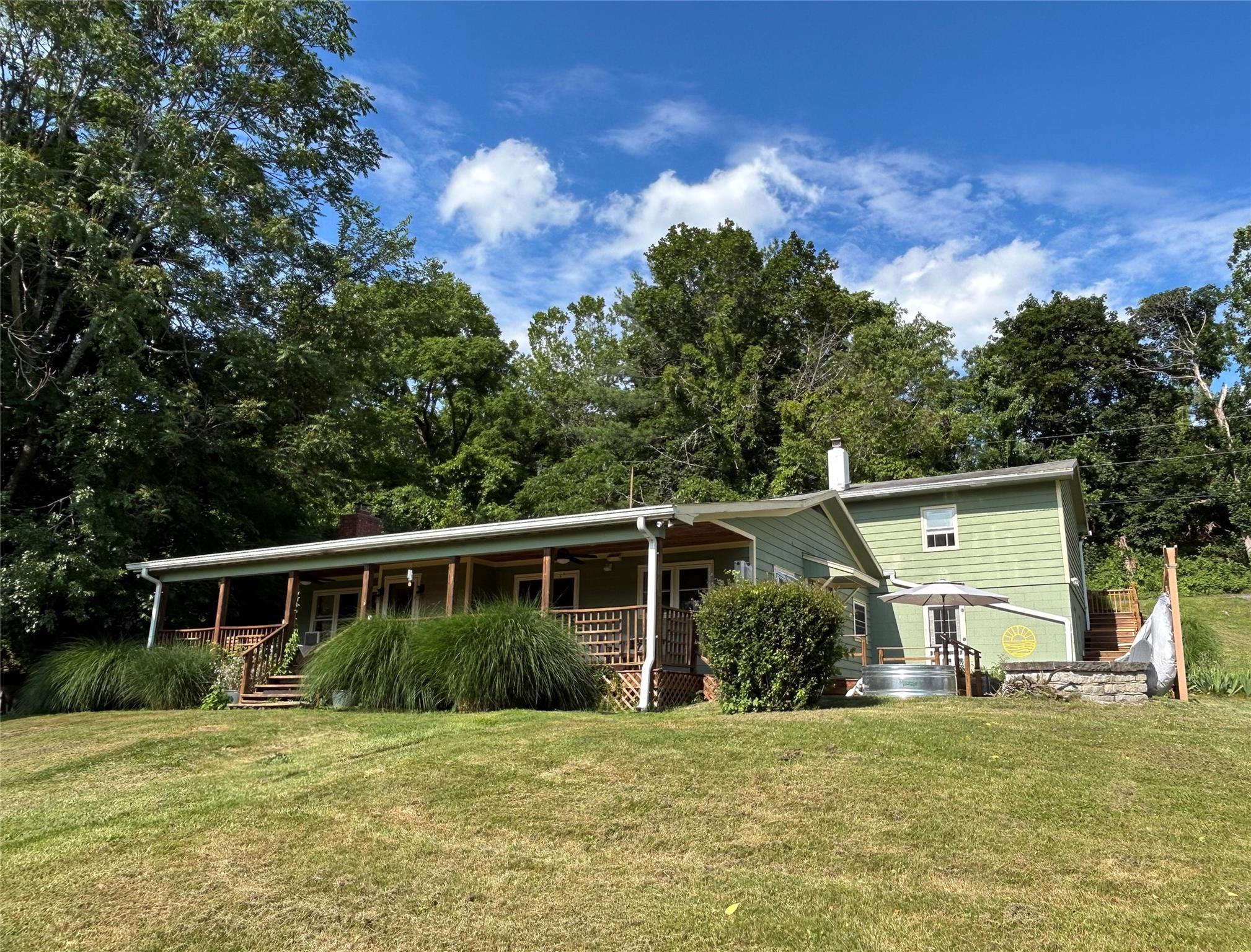 Staatsburg, New York 12580, United States, 2 Bedrooms Bedrooms, ,1 BathroomBathrooms,Residential,Active,163588