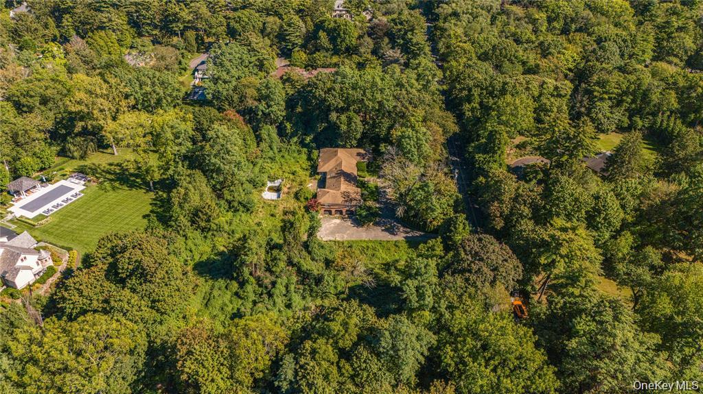 169 Middle Neck Road