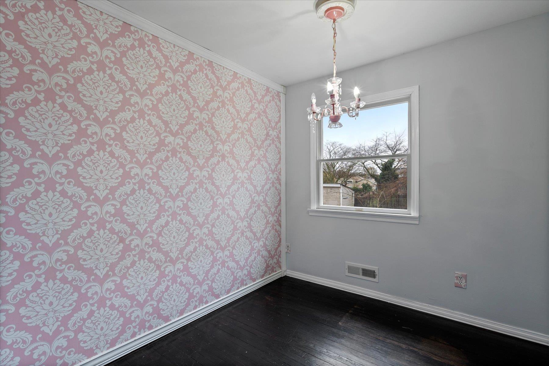 22 Farragut Avenue, Bay Shore, New York image 12