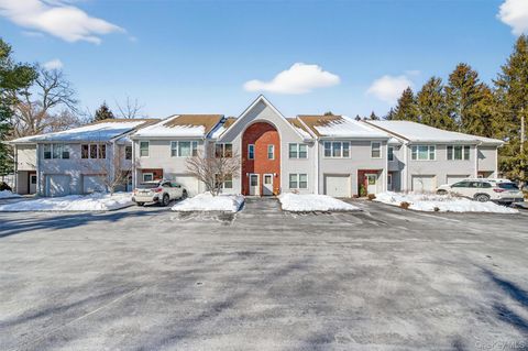 Condo For Sale - 227 Deer Ct Drive<br/> Middletown, NY 10940