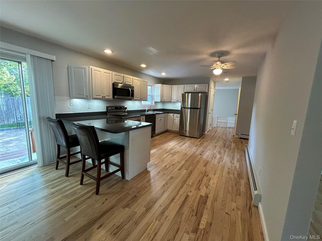 Photo of 27 Sunburst Drive, Rocky Point, NY 11778 (MLS # 1004542)
