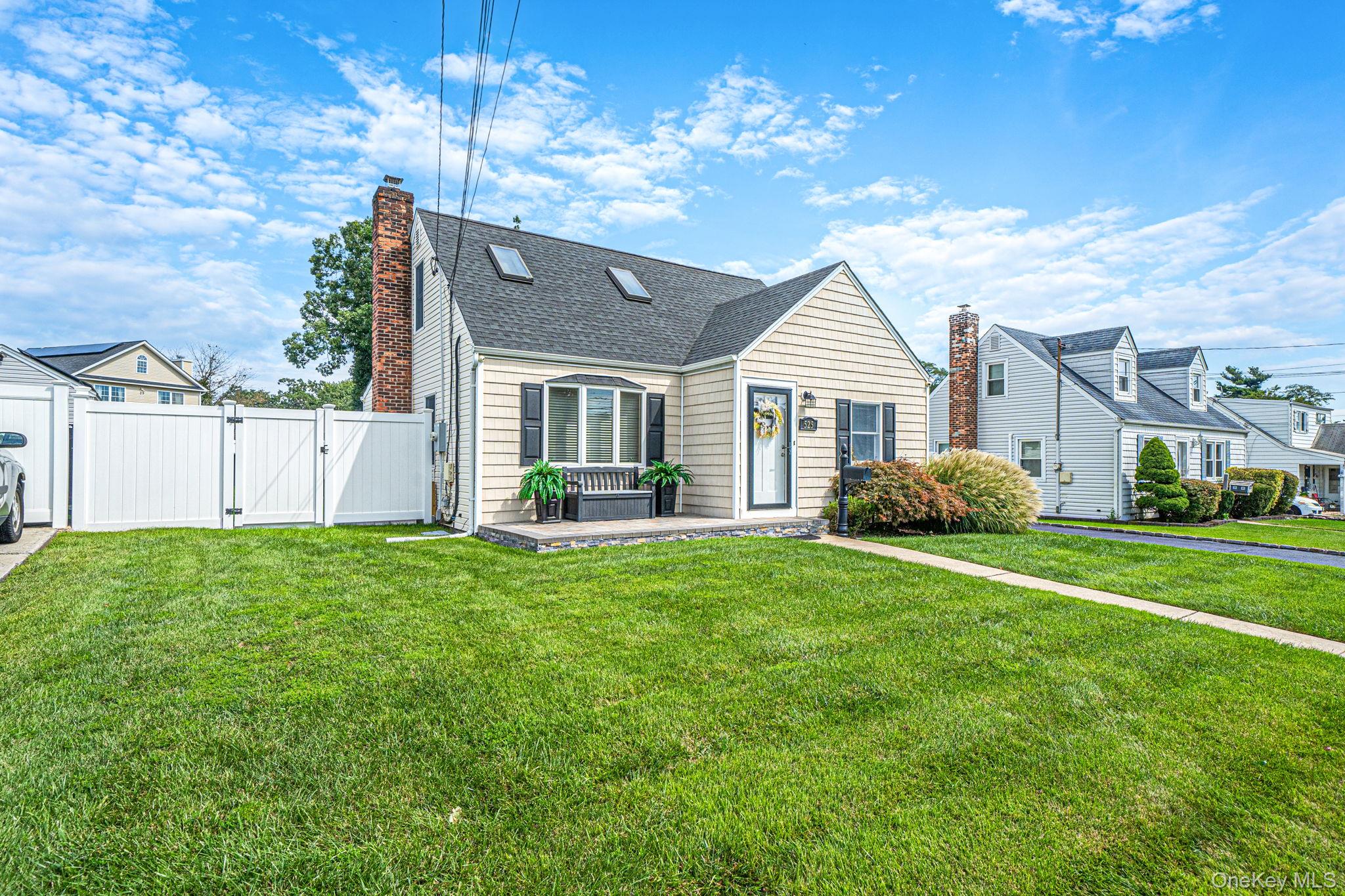 525 Secatogue Avenue