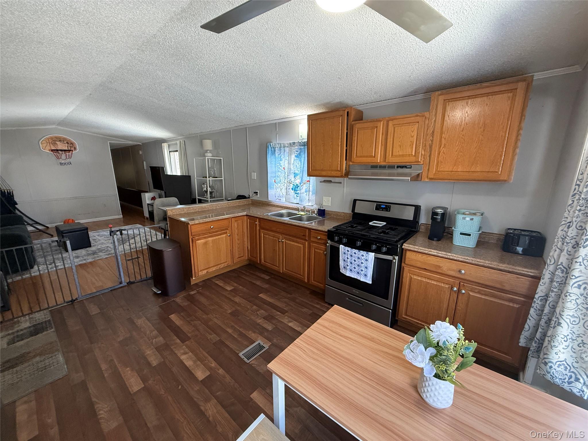 379 Ellen (aka Forest Park) Street