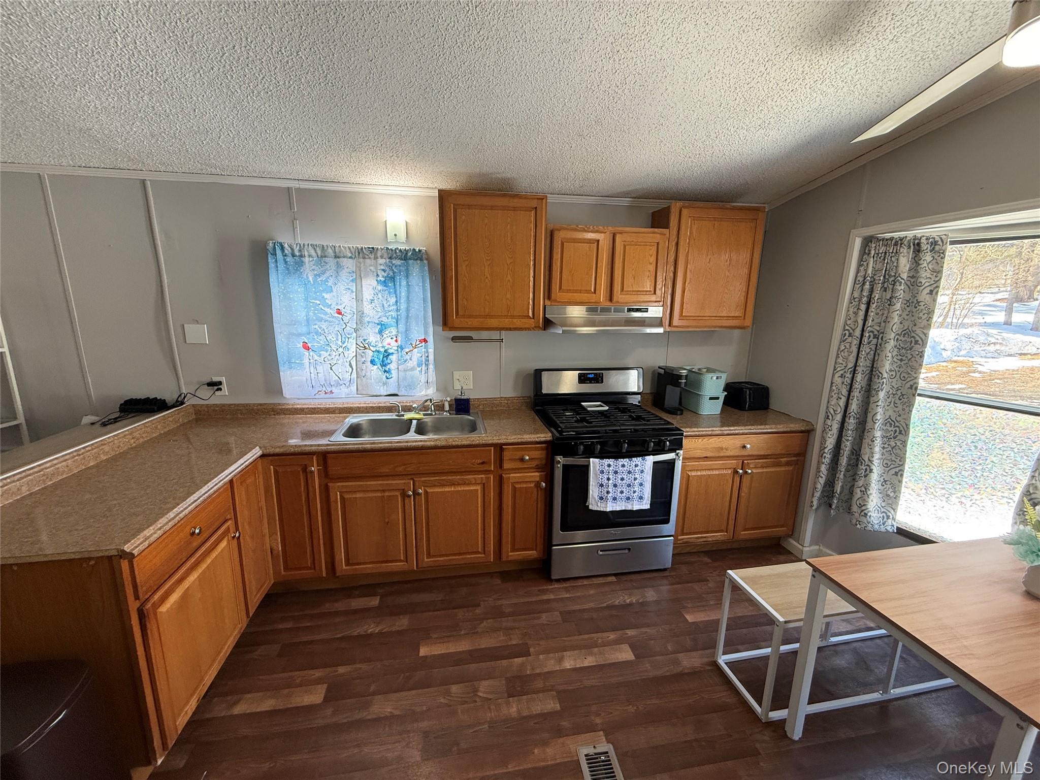 379 Ellen (aka Forest Park) Street