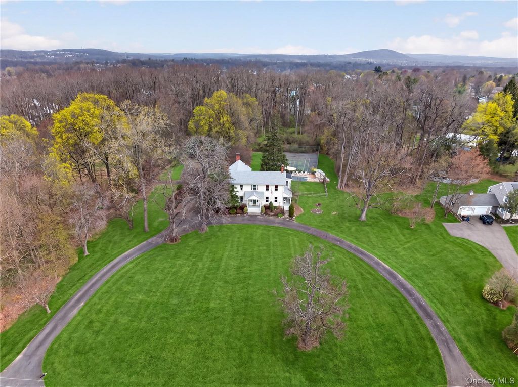 Photo of 90 Quaker Avenue, Cornwall, NY 12518 (MLS # 981877)