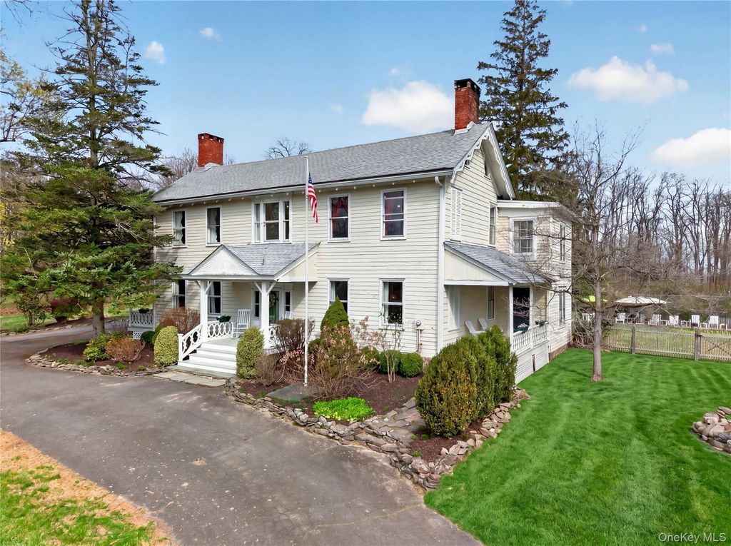 Photo of 90 Quaker Avenue, Cornwall, NY 12518 (MLS # 981877)