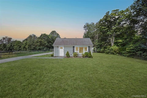 Homes For Sale - 1113 Joselson Avenue<br/> Bay Shore, NY 11706