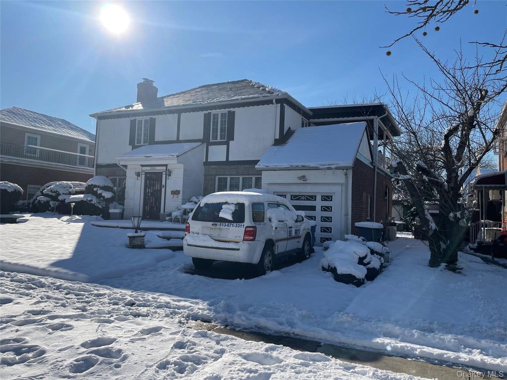 Photo of 7808 221st Street, Oakland Gardens, NY 11364 (MLS # 944532)