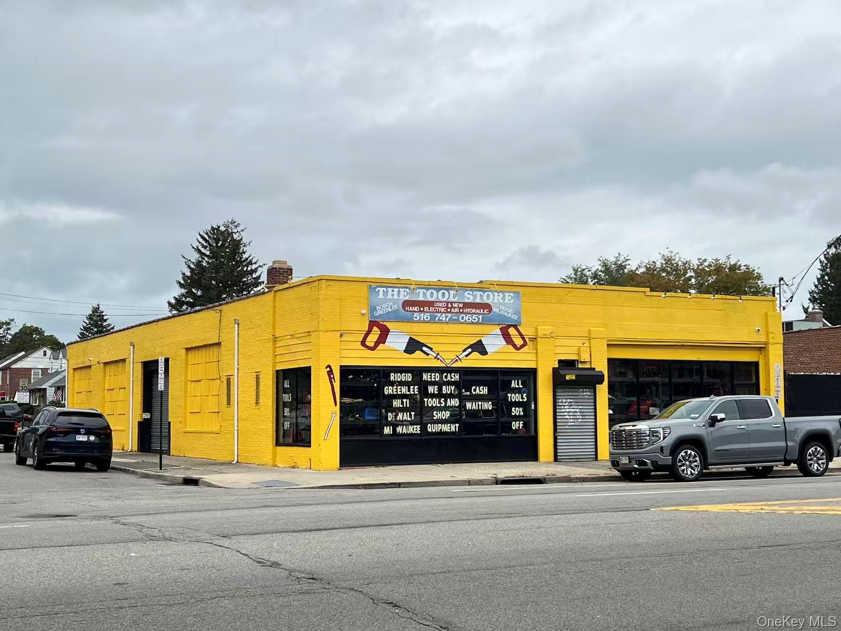 490 Jericho Turnpike