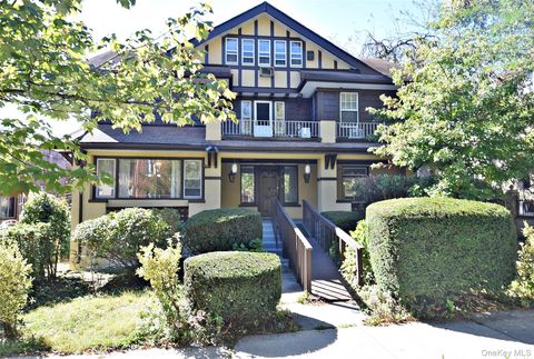 83-28 Abingdon Road Kew Gardens NY 11415