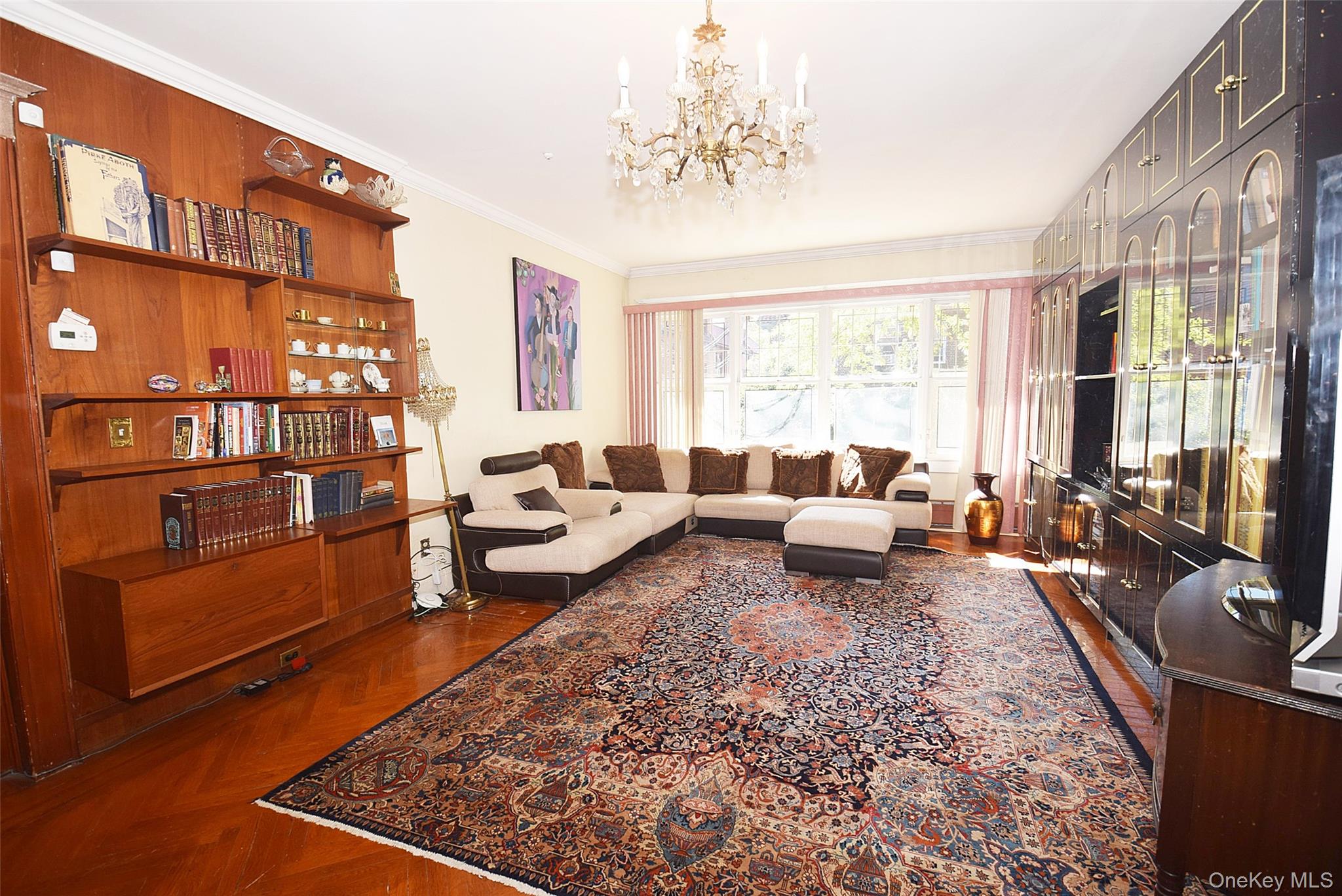 83-28 Abingdon Road