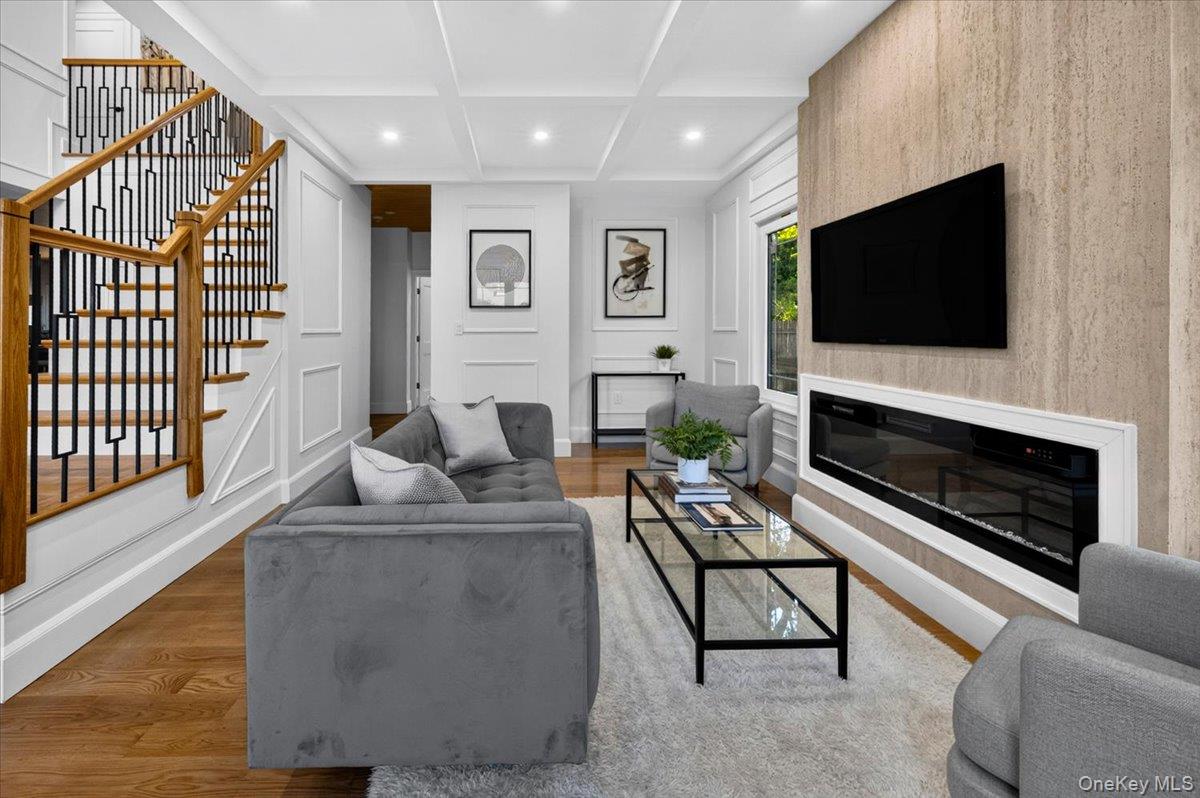112 Old Oak Lane