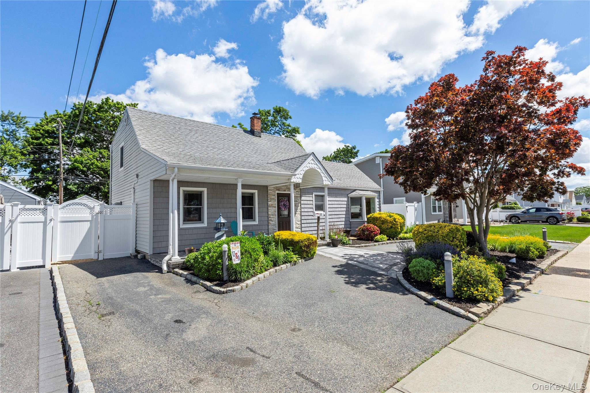 51 Cliff Lane
