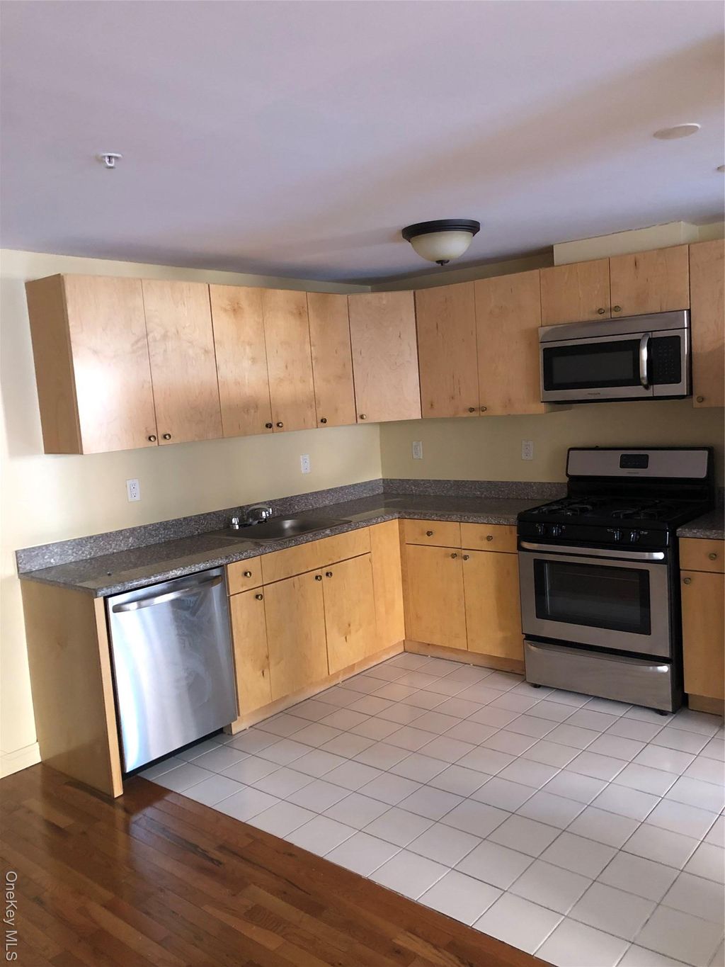 Photo of 12 Brooklyn Avenue, Valley Stream, NY 11581 (MLS # 965496)