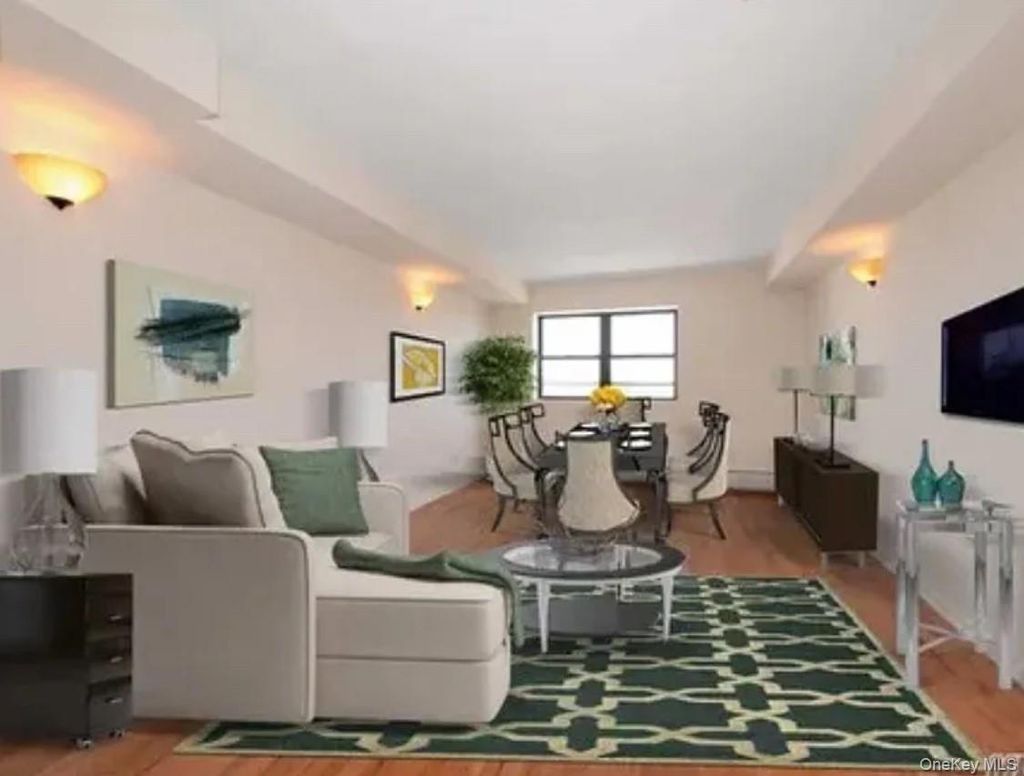 Photo of 12 Brooklyn Avenue, Valley Stream, NY 11581 (MLS # 965496)