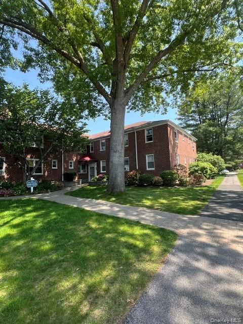 8 Bryant Crescent 1H
