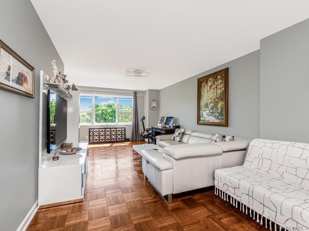 250 Garth Rd 5J3