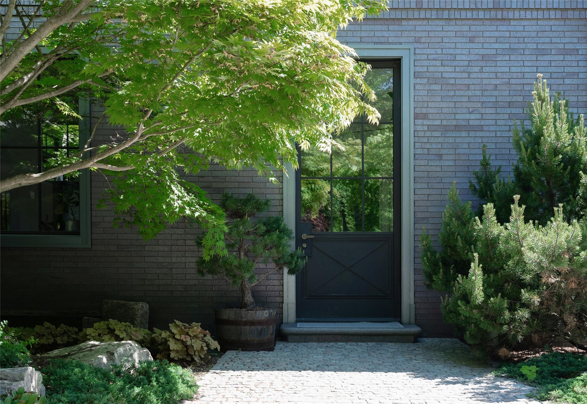 22 Brook Farm Road