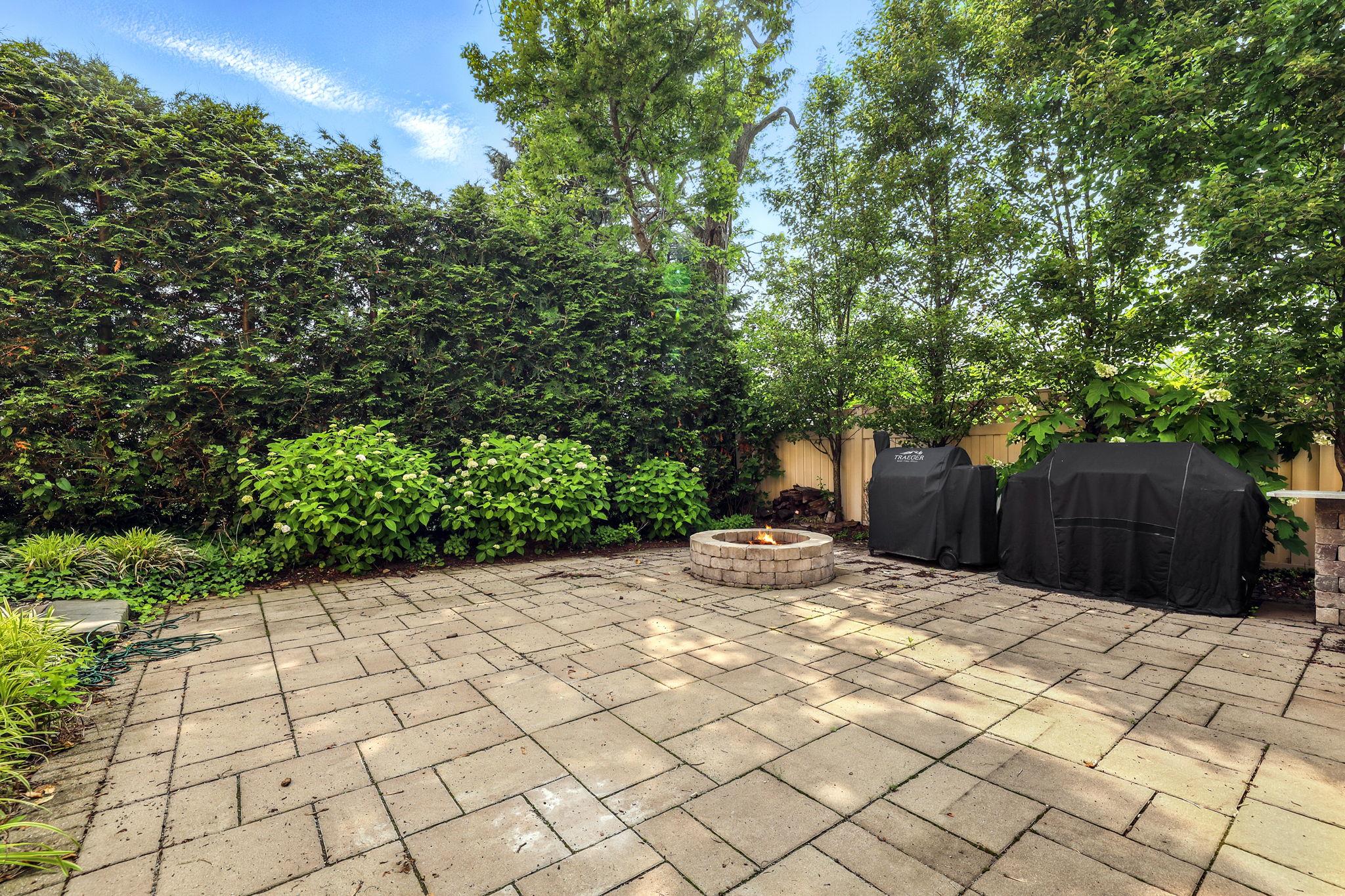 Harrison, New York 10604, United States, 3 Bedrooms Bedrooms, ,2 BathroomsBathrooms,Residential,Active,150982